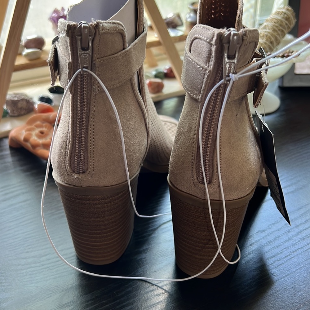 Open toed booties🍁🍂 - Picture 4 of 7